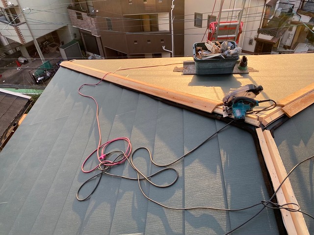 ガルテクトでカバー工法